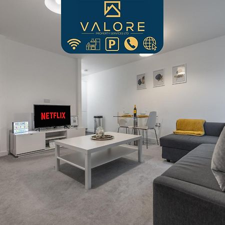 Modern 1 Bed In Central Mk, Free Parking, Smart Tv, Manhattan House By Valore Property Services Милтон-Кейнс Экстерьер фото