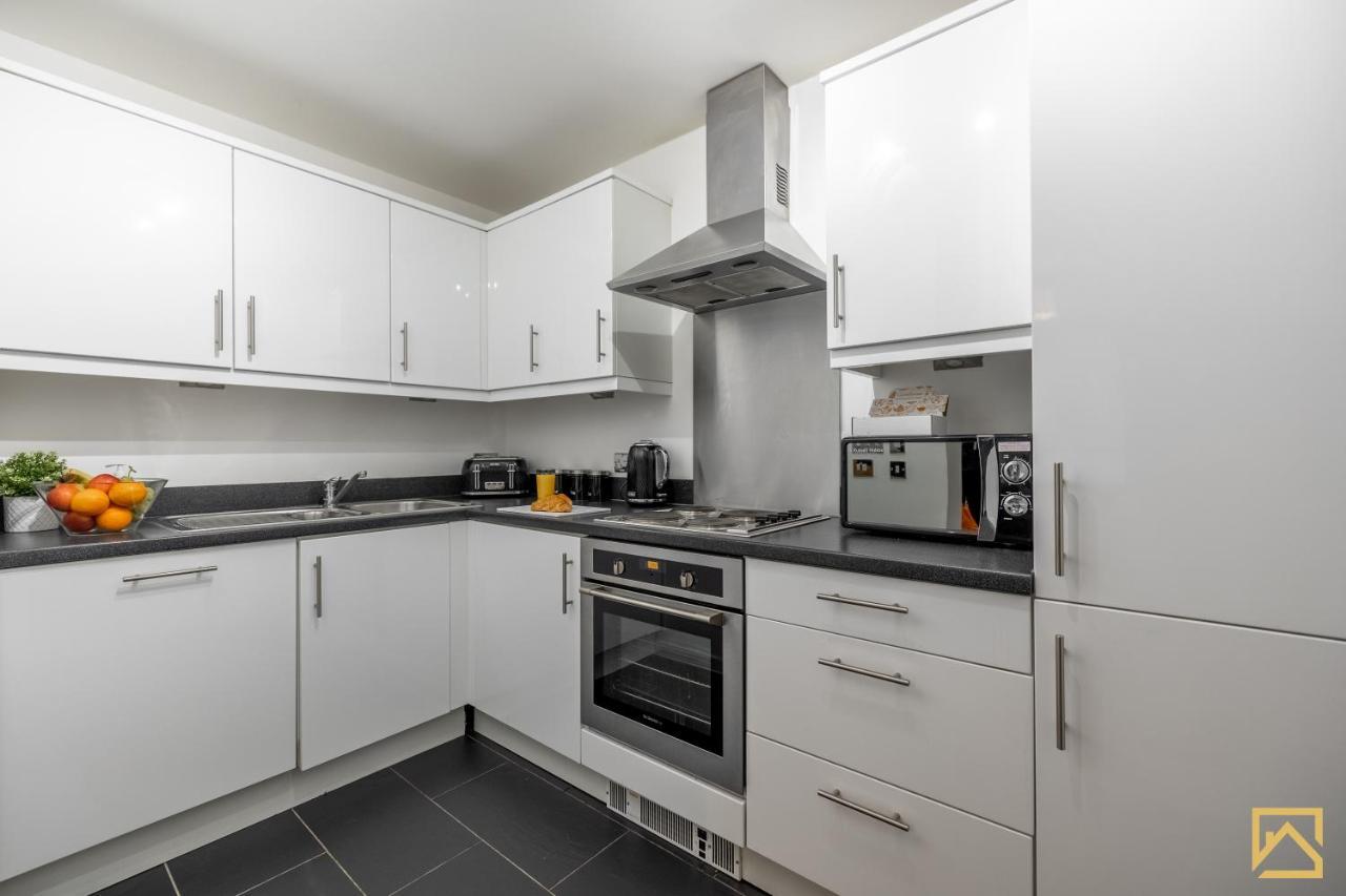 Modern 1 Bed In Central Mk, Free Parking, Smart Tv, Manhattan House By Valore Property Services Милтон-Кейнс Экстерьер фото