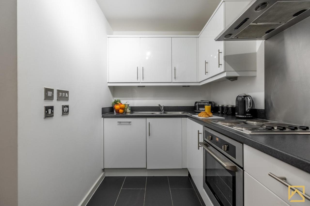 Modern 1 Bed In Central Mk, Free Parking, Smart Tv, Manhattan House By Valore Property Services Милтон-Кейнс Экстерьер фото